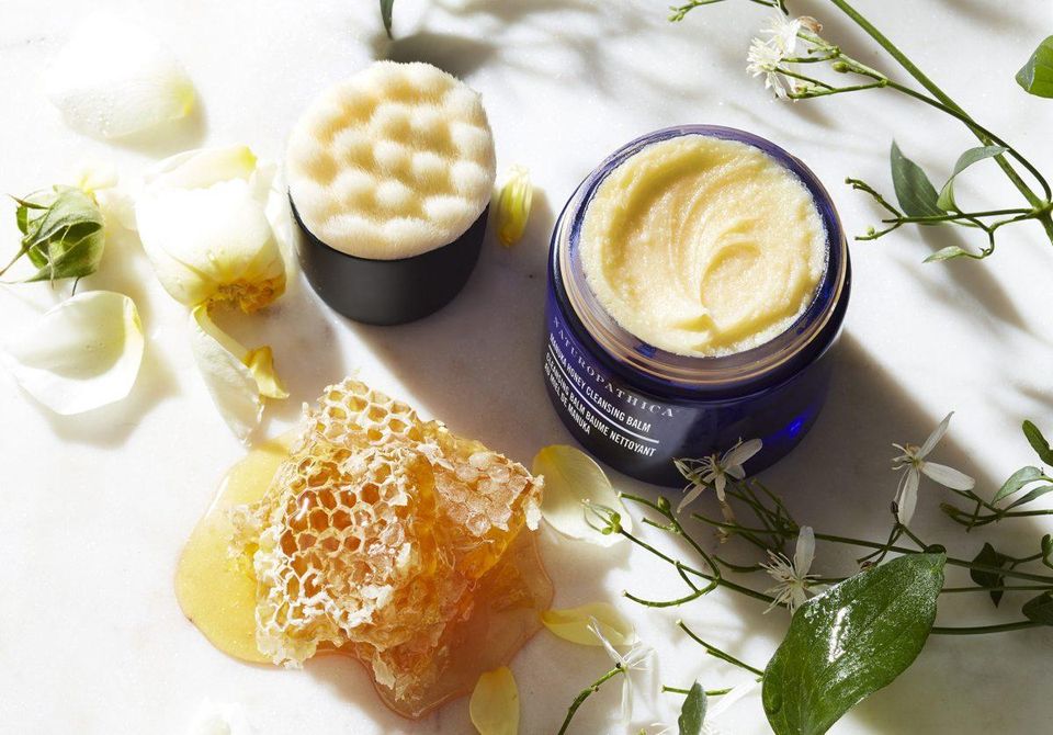 The Science Behind Herbal Skincare: How Natural Ingredients Work for Your Skin!!! The Science Behind Herbal Skincare: How Natural Ingredients Work for Your Skin